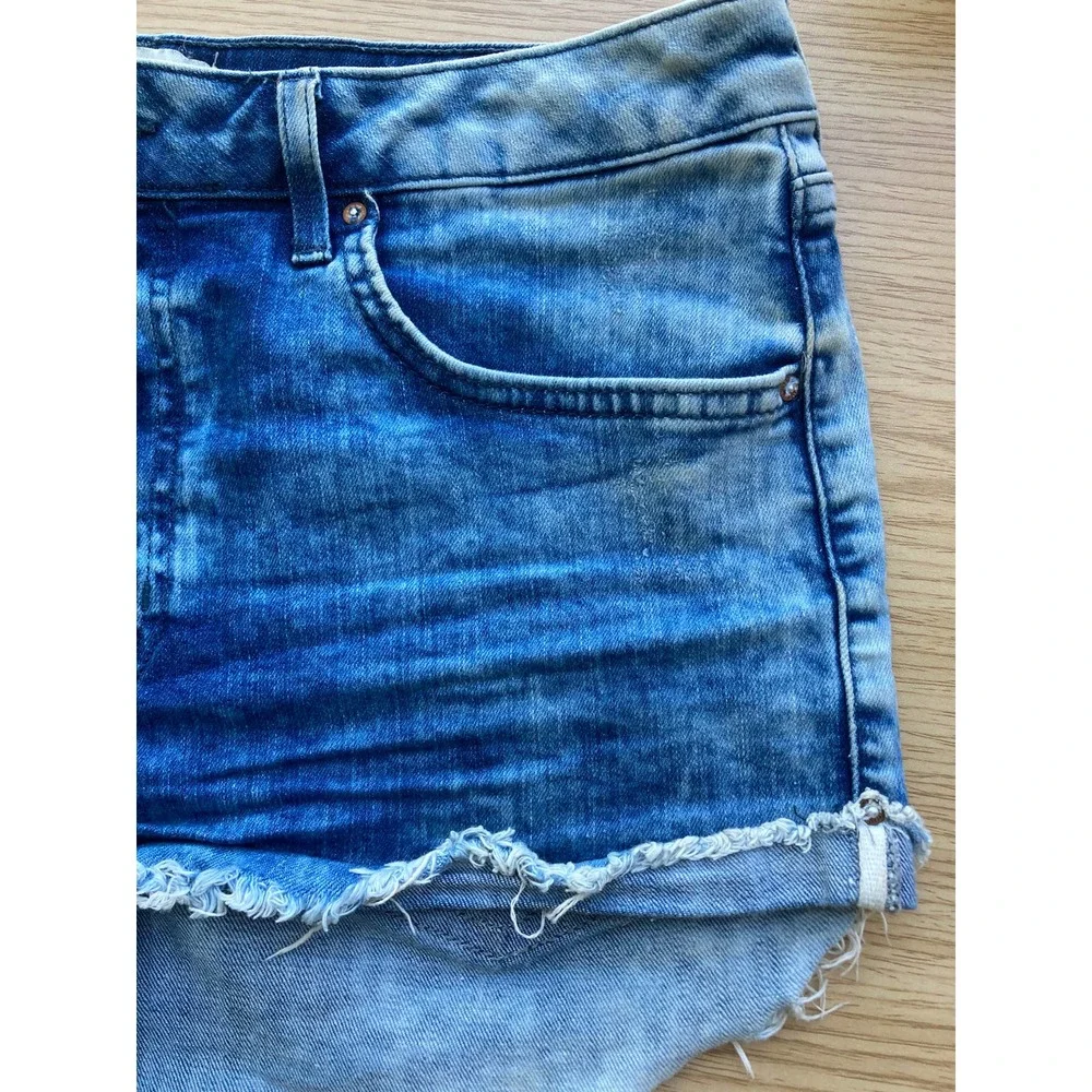 Forever 21 Distressed Short Cut-Off Jean Shorts 29in Waist (Sz8) - Picture 5 of 16